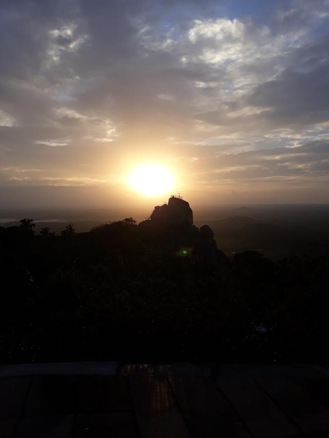 Hewage Resort Anuradhapura Bagian luar foto
